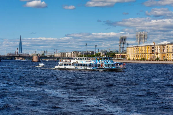 San Petersburgo Rusia Julio 2021 Vista Del Río Neva Terraplén — Foto de Stock