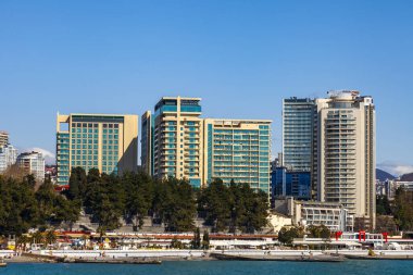 Sochi, Rusya, 13 Nisan 2021. Zevk gemisinin yönetim kurulundan Sochi 'nin pitoresk seti manzarası