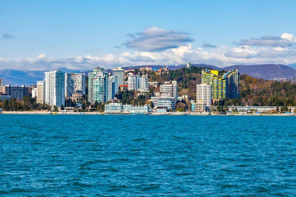 Sochi Rusia Abril 2021 Vista Del Pintoresco Terraplén Los Sochi — Foto de Stock