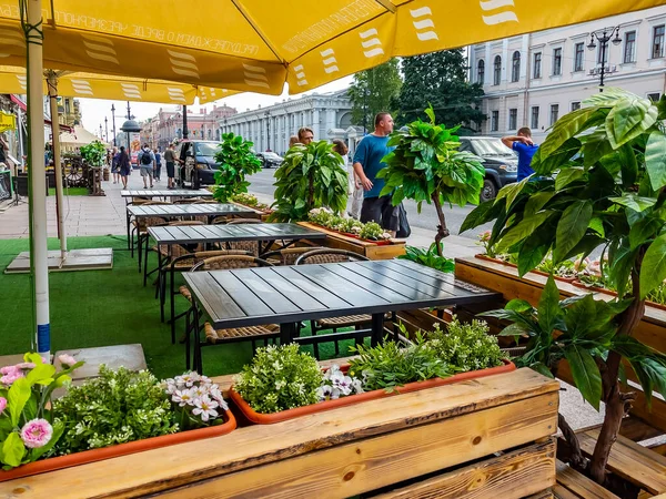 Saint Petersburg Rusya Temmuz 2020 Nevsky Şehrin Ana Caddesidir Asfalttaki — Stok fotoğraf