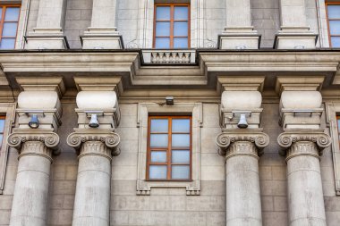 St. Petersburg, Rusya, 24 Temmuz 2021. Şehrin tarihi kısmındaki Vasilievsky Adası 'nda Skyline. Cephe Parçası
