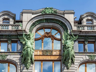 St. Petersburg, Rusya, 27 Temmuz 2021. Şehrin tarihi bölümünde, bir binanın ön cephesinin bir parçası..