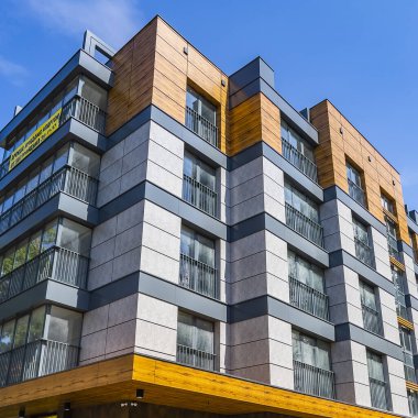 Zelenogradsk, Rusya, 28 Haziran 2023. Modern kentsel gelişim alanında tipik mimari topluluk