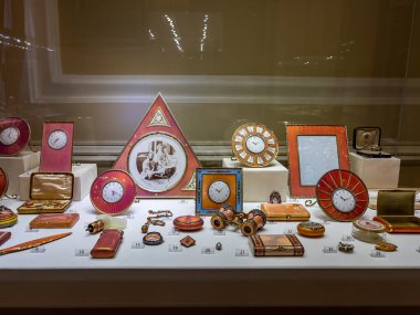 St. Petersburg, Rusya, 7 Mart 2021. Fontanka Nehri 'nin kenarındaki Shuvalov Sarayı' ndaki Faberge Müzesi 'nin içinde.