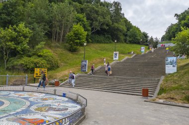 Svetlogorsk, Rusya, 24 Haziran 2021. Hillside tepeye basıyor.