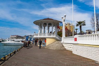 Sochi, Rusya, 15 Nisan 2021. Çamurda güzel bir kubbe