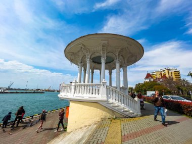 Sochi, Rusya, 15 Nisan 2021. Çamurda güzel bir kubbe