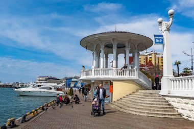 Sochi, Rusya, 15 Nisan 2021. Çamurda güzel bir kubbe