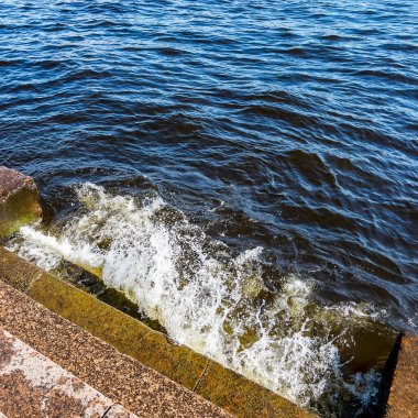 Petersburg. Neva Nehri 'nin yüksek suları. Doğal arkaplan
