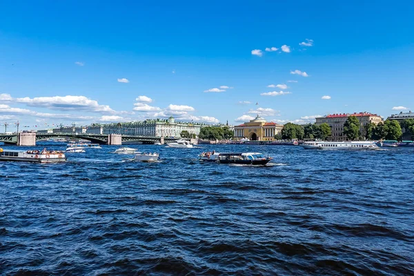 Petersburg Rusland Juli 2021 Zicht Neva Rivier Dijk — Stockfoto