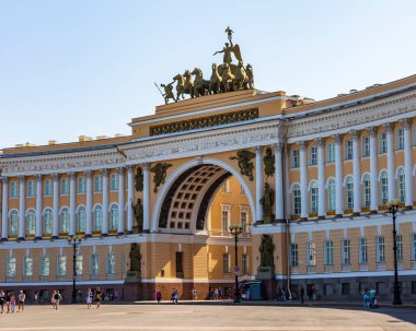 St. Petersburg, Rusya, 23 Temmuz 2021. Şehrin tarihi bölgesindeki cadde manzarası. Genelkurmay Başkanı. 