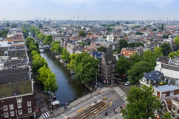 Amsterdam, Alankomaat, 10. heinäkuuta 2014. Näkymä kaupunkiin Westerkerkin tutkimuskeskuksesta — kuvapankkivalokuva