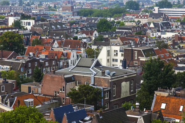 Amsterdã, Holanda, em 10 de julho de 2014. Uma vista da cidade a partir de uma plataforma de pesquisa de Westerkerk — Fotografia de Stock