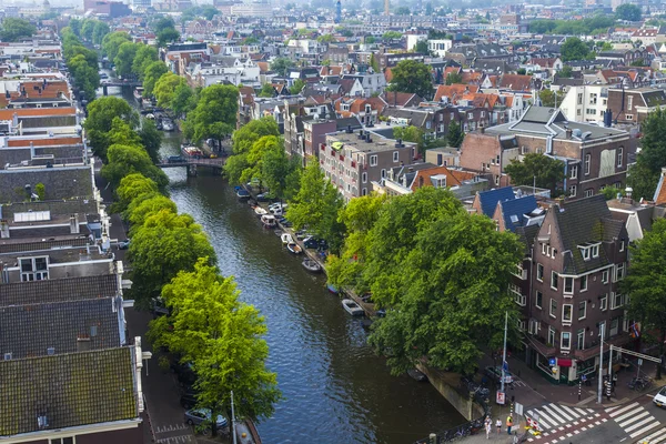 Amsterdam, Paesi Bassi, il 10 luglio 2014. Una veduta della città da una piattaforma di rilevamento di Westerkerk — Foto Stock