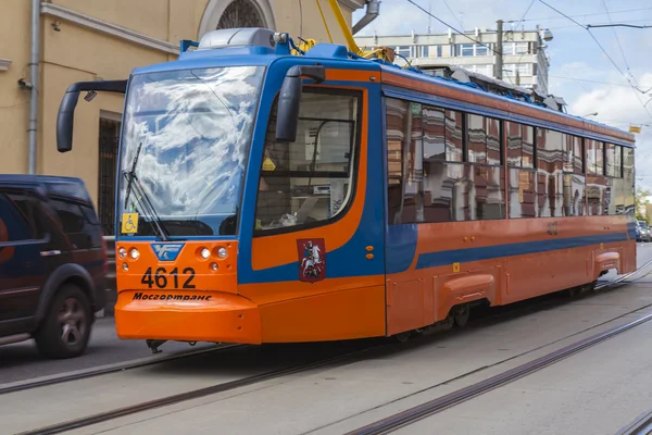 Moscow, Russia, on July 26, 2014. The tram goes on the city street — Stock Photo, Image