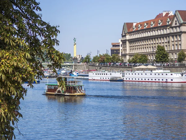 Praag, Tsjechische Republiek, op 10 juli 2010. uitzicht over de stad — Stockfoto