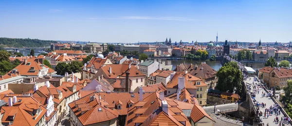 Praga, Repubblica Ceca, il 10 luglio 2010. Vista della città di una piattaforma di rilevamento — Foto Stock