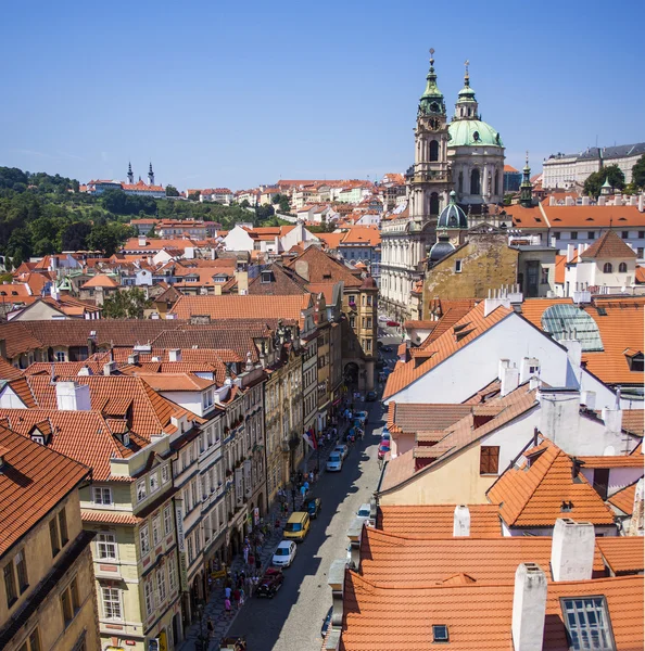Πράγα, Τσεχία, στις 10 Ιουλίου 2010. θέα της πόλης από μια πλατφόρμα έρευνας — Φωτογραφία Αρχείου