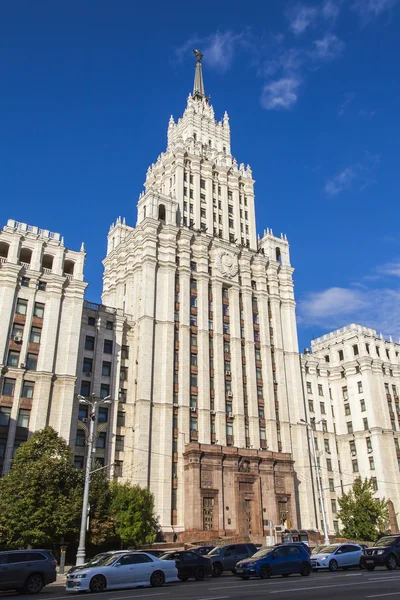 Moscú, Rusia, 30 de agosto de 2014. Arquitectura típica de las calles de la ciudad — Foto de Stock