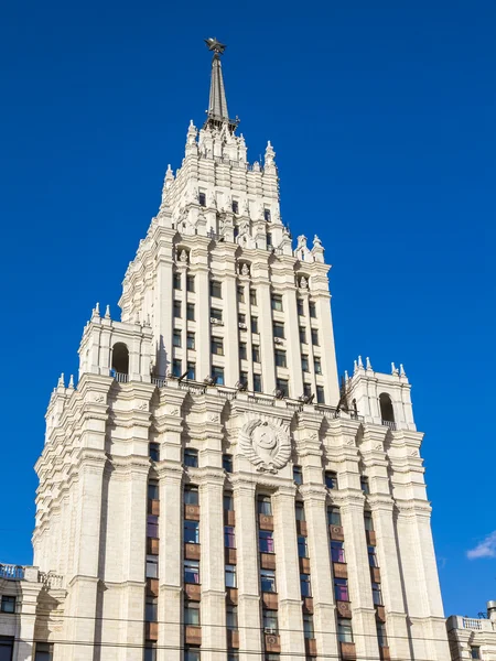 Mosca, Russia, il 30 agosto 2014. Dettagli architettonici dei grattacieli di Mosca — Foto Stock