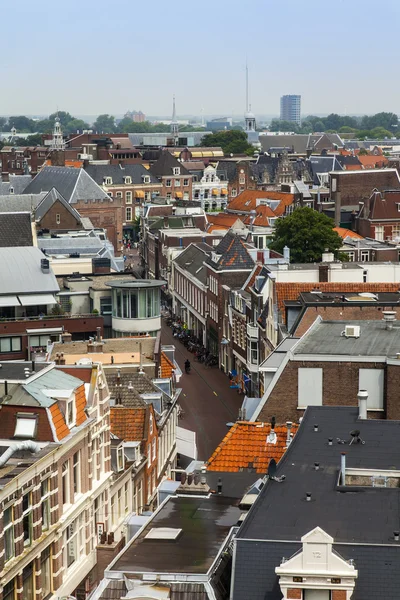 Haarlem, Niederlande, am 11. Juli 2014. Blick auf die Stadt von einer Vermessungsterrasse — Stockfoto