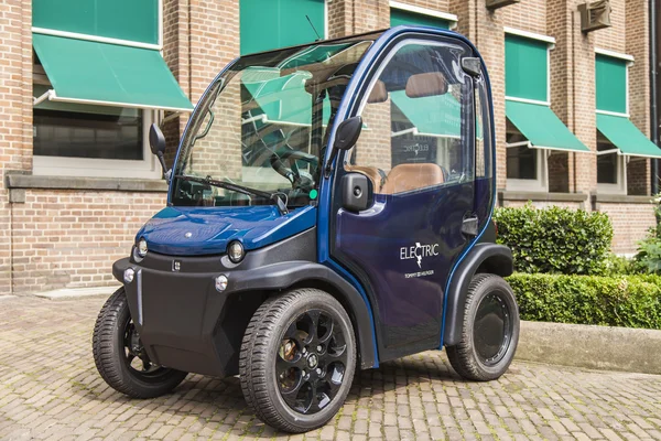 Amsterdam, Netherlands, on July 10, 2014. The modern compact electric car on the city street — Stok fotoğraf