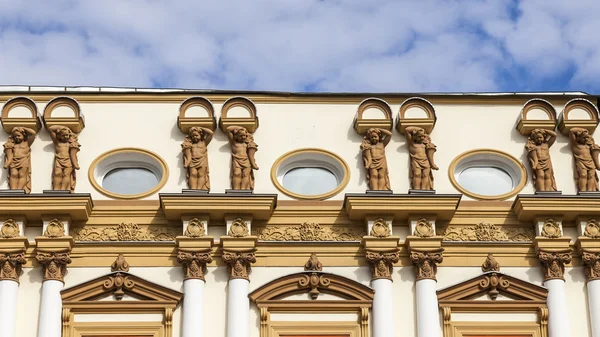 Moskva, Ryssland, den 9 september, 2014. typiska arkitektoniska detaljer av gamla Moskva hus — Stockfoto