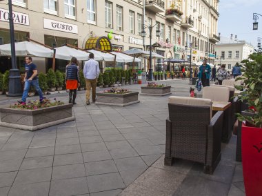 Moscow, Rusya Federasyonu, 9 Eylül 2014 tarihinde. Şehir merkezindeki yaya bölgesi. Kuznetsky bridge street