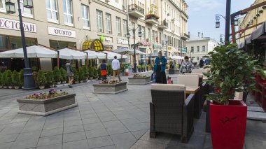 Moscow, Rusya Federasyonu, 9 Eylül 2014 tarihinde. Şehir merkezindeki yaya bölgesi. Kuznetsky bridge street