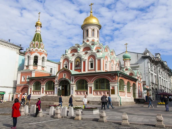 Moscow, Rusya Federasyonu, 9 Eylül. Kilise iversky kapısında — Stok fotoğraf