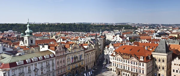 Prag, Tjeckien, den 10 juli, 2010. utsikt över staden en undersökning plattform — Stockfoto