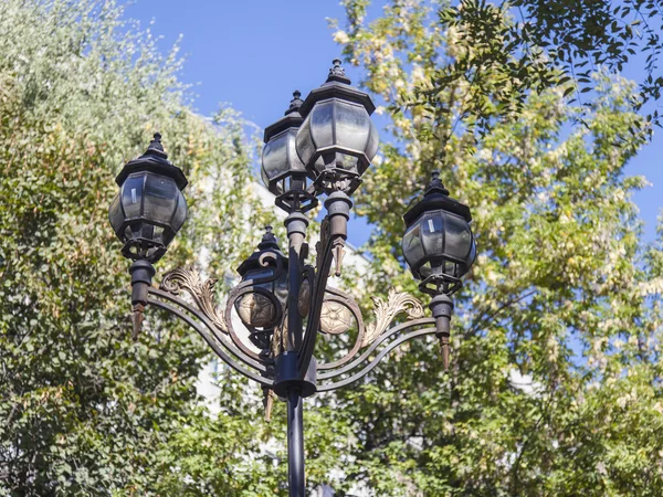 De gestileerde mooie streetlight — Stockfoto