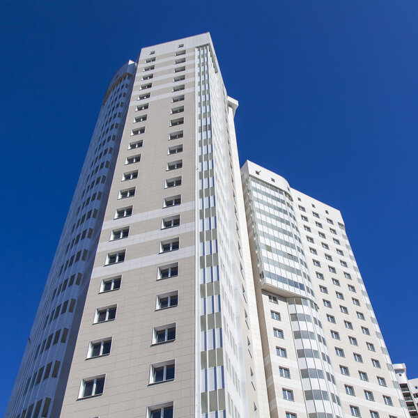 Пушкино, Россия, Архитектурное оформление современного дома вокруг массового жилищного массива
