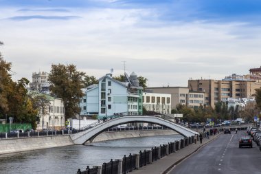 Moskova, Rusya, 23 Eylül 2014 tarihinde. nehir setin Moskova. zverev Köprüsü