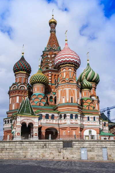 Moscow, Russia, on September 23, 2014. St. Basil's Cathedral (Pokrovsky Cathedral) on Red Square — Stock Photo, Image