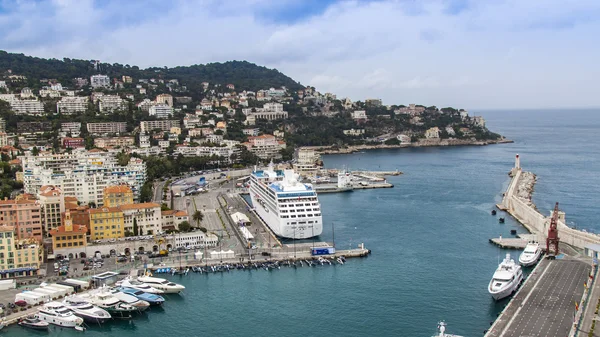 Nice, France, on October 16, 2012. View of city port and the house on the embankment from a high point — Stock Photo, Image