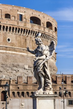 Roma, İtalya, 10 Ekim 2012 tarihinde. Kutsal melek köprü dekorasyon melek heykel