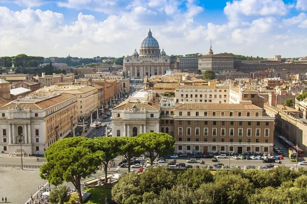 Roma, Itália, em 10 de outubro de 2012. Vista urbana típica — Fotografia de Stock