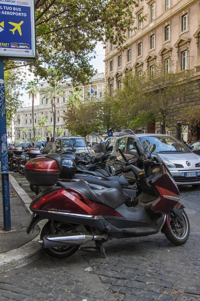 Rome, Italië, op 10 oktober 2012. typisch stedelijke weergave — Stockfoto