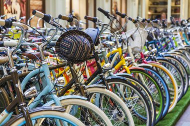 Bisiklet dükkanı ticari bir kat