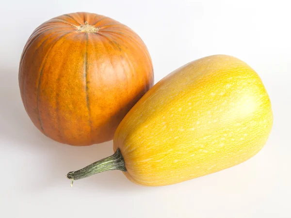 Два гарбуза, помаранчевий і жовтий — стокове фото