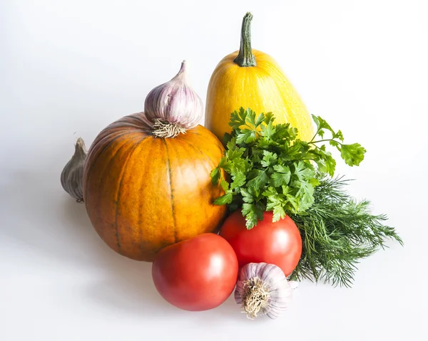 Calabaza naranja, tomate, ajo y verduras para ensalada — Foto de Stock