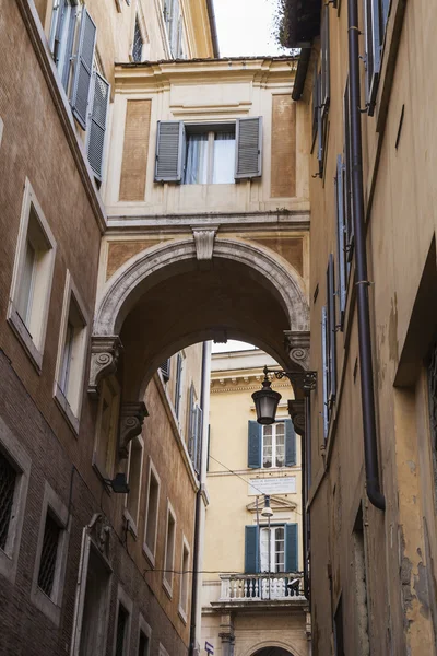 Rom, Italien, den 10 oktober 2013. Arkitektoniskt Detaljer av gamla hus — Stockfoto