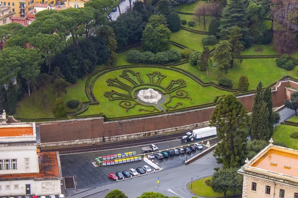 Rome, Italy, on February 22, 2010. A view of the Vatican gardens from a survey platform of St. Peter's Cathedral — Stock Photo, Image