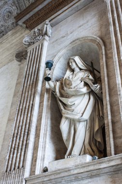 22 Şubat 2010 tarihinde, Roma, İtalya. St. Peter's Cathedral civarındaki Vatikan Oda Mobilya mimari bir parçası