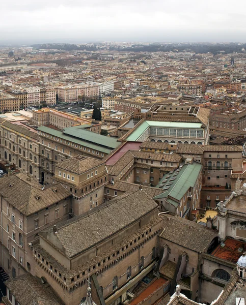 Rom, italien, am 22. februar 2010. ein blick auf die stadt von einer vermessungsplattform des st.-peter-doms — Stockfoto