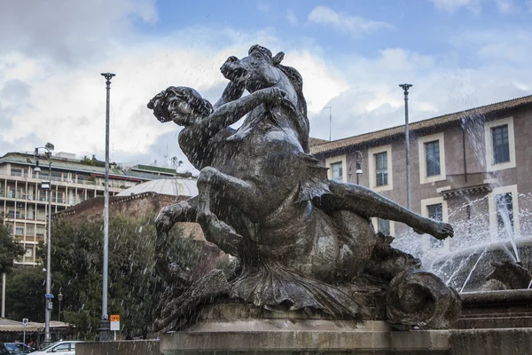 Roma, Italia, il 21 febbraio 2010. La fontana sulla piazza della Repubblica — Foto Stock