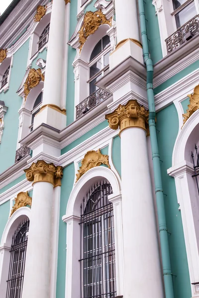 St. Petersburg, Russia, on November 3, 2014. The State Hermitage on Palace Square. Winter Palace. Facade fragment — Stock Photo, Image