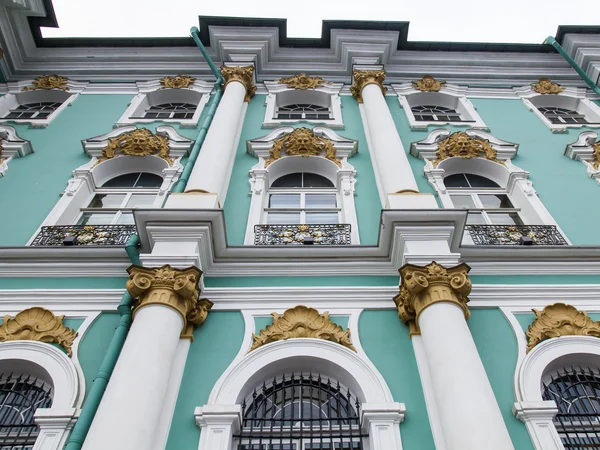 St. Petersburg, Russia, on November 3, 2014. The State Hermitage on Palace Square. Winter Palace. Facade fragment — Stock Photo, Image