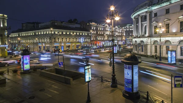 St. Petersburg, Rusko, na 3 listopadu 2014. Pohled na městskou. Něvský prospekt večer — Stock fotografie